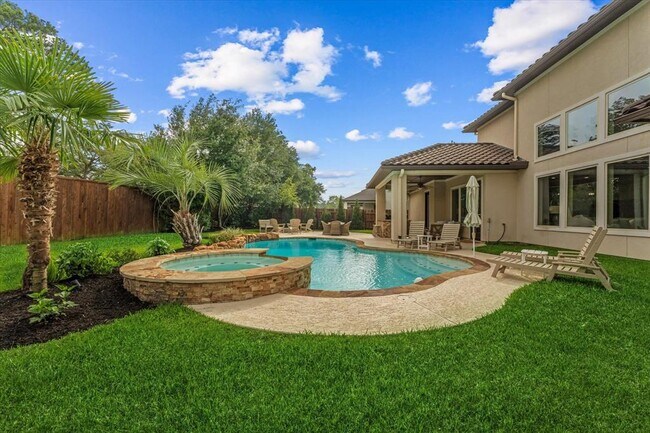 Building Photo - 5823 Stratton Wds Dr