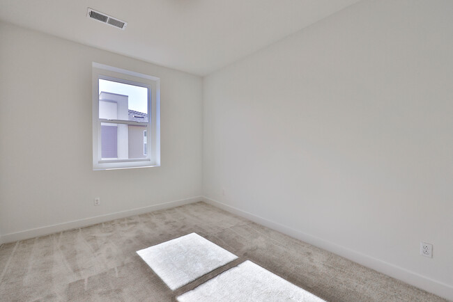 Building Photo - 11051 Eka Way