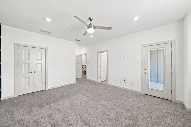 Building Photo - 1652 Jessica Dr