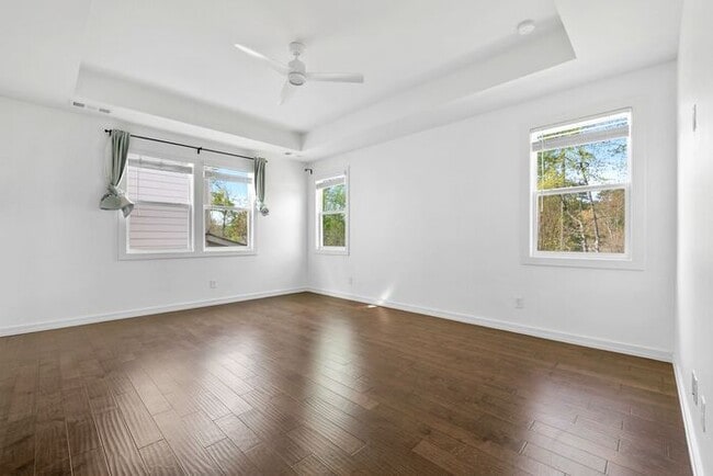 Building Photo - 3388 Kelowna Ct