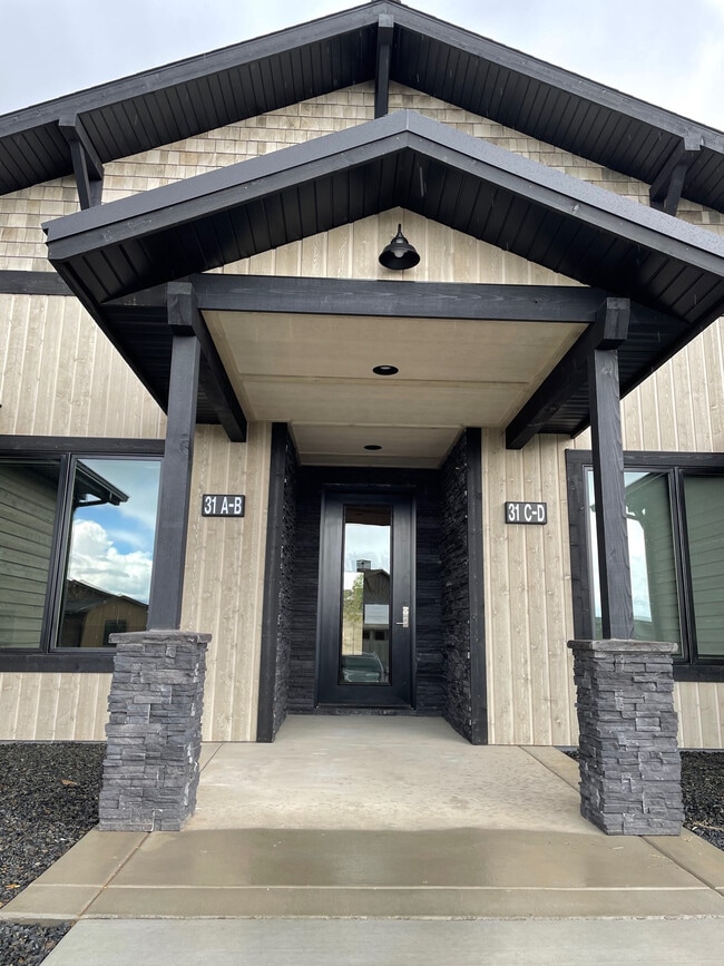 Building Photo - 31 Highnoon Way