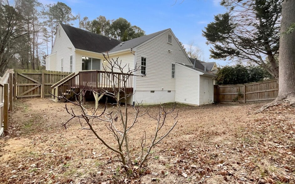 Building Photo - 3501 Streams of Fields Dr
