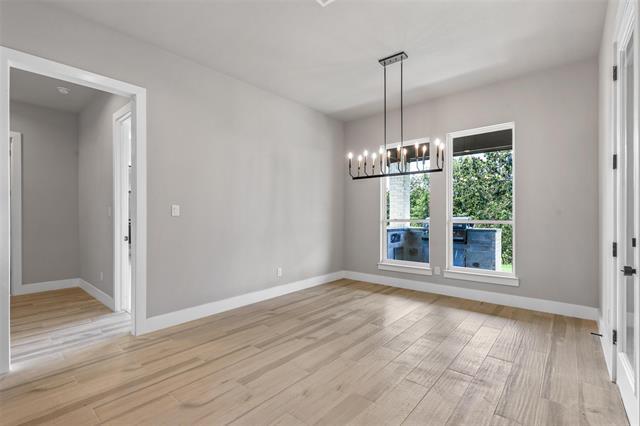 Building Photo - 1064 Glenoaks Dr