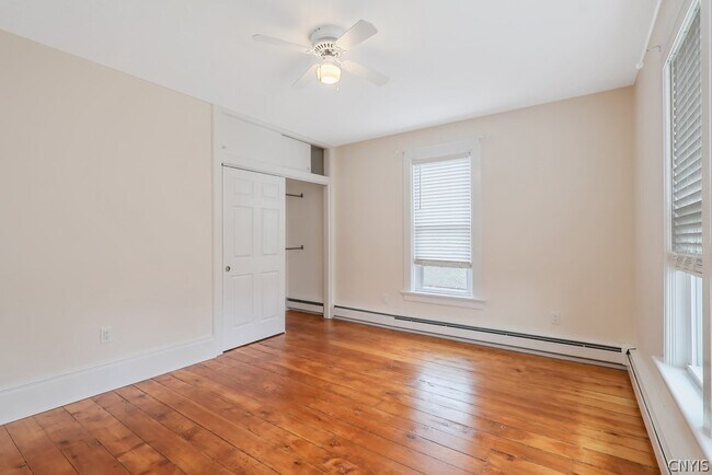Building Photo - 206 E Genesee St