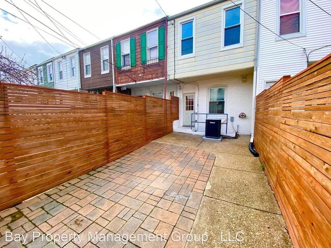 Building Photo - 2 br, 1.5 bath House - 305 S Lehigh St