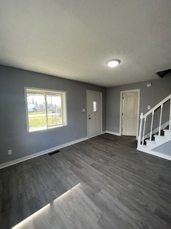 Building Photo - Newly Renovated Columbus Gem with Bright Sunroom and Large Fenced Yard