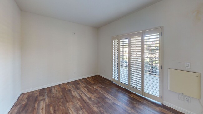 Building Photo - Spacious Condo Overlooking Spreckles Park ...