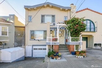 Building Photo - 2371 30th Ave