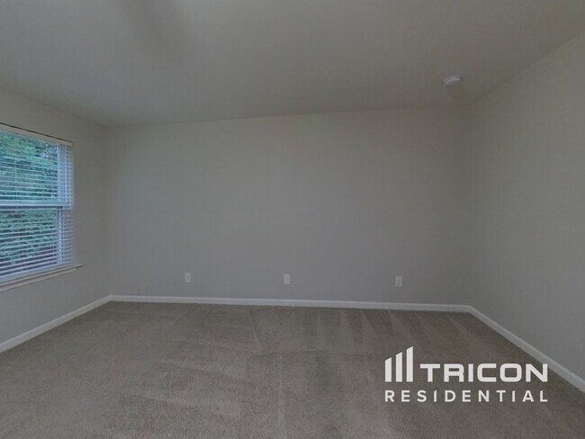 Building Photo - 5005 Sandi's Ct