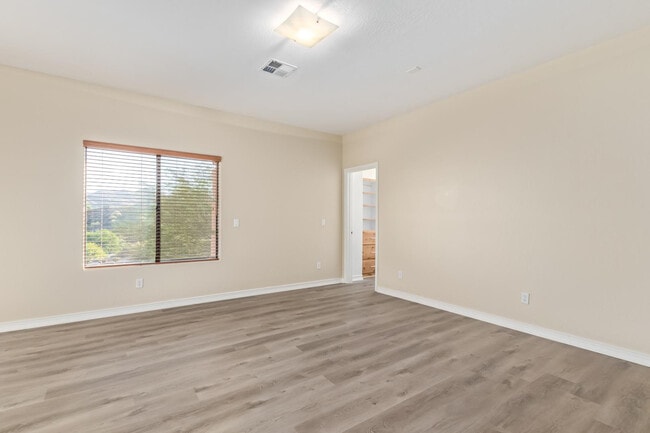 Building Photo - 15330 E Walnut Ln