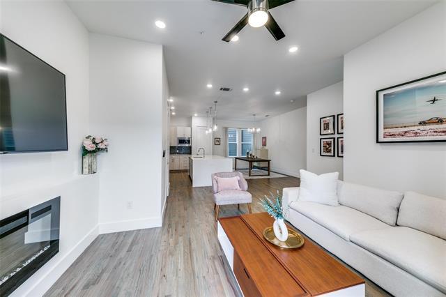 Building Photo - 4205 Roseland Ave