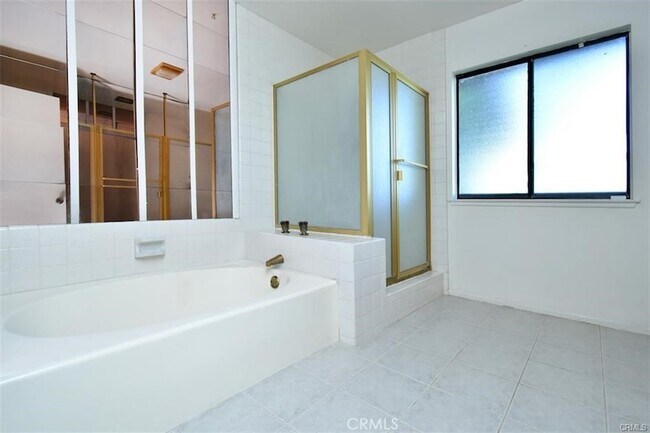 Building Photo - 4061 Falling Leaf Dr