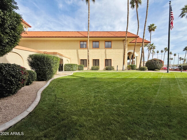 Building Photo - 10330 W Thunderbird Blvd