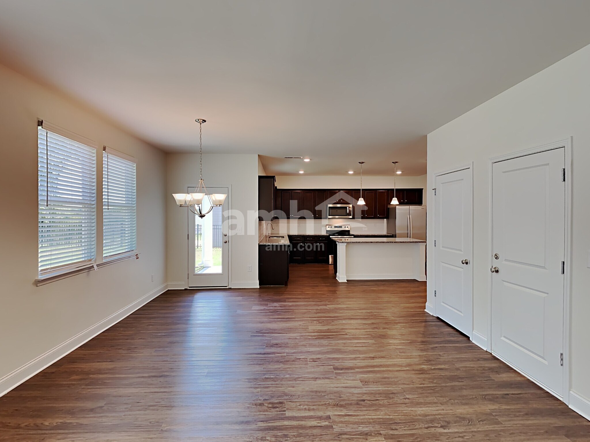 Building Photo - 546 Slew Dr
