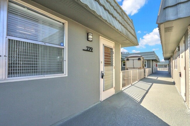 Building Photo - 279 Flanders F