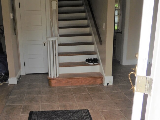 Foyer Entry - 319 Crompton Rd