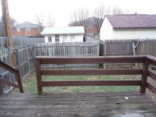 Building Photo - 504 Yorktowne Pl