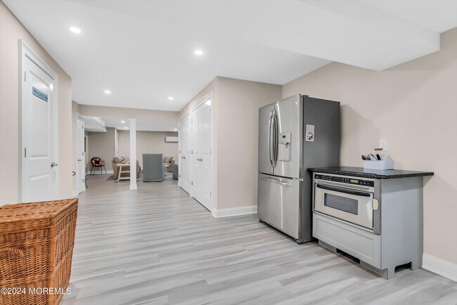 Building Photo - 118 Beacon Blvd