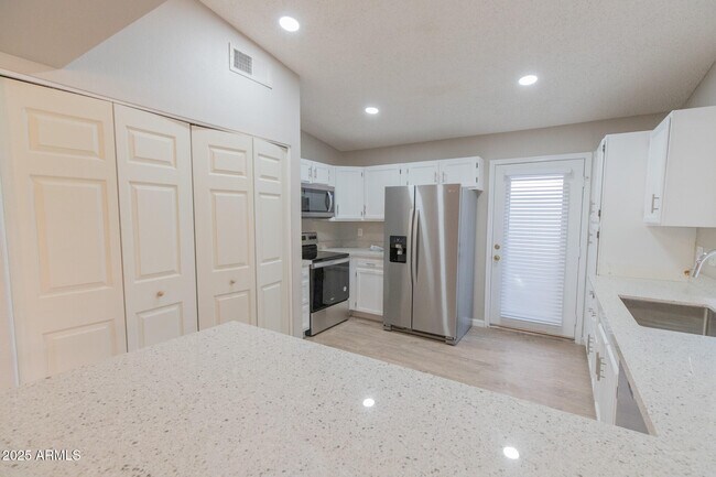 Building Photo - 2034 S Paseo Loma