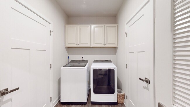 Building Photo - 3 bed, 2.5 bath Townhouse with 2 car garage AVAILABLE Soon  in Mooresville