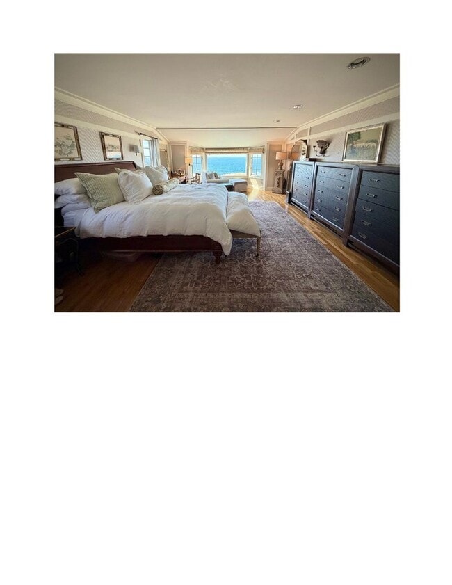 Building Photo - Amazing location in La Jolla for a big house. Gustavo Lopez AMSI