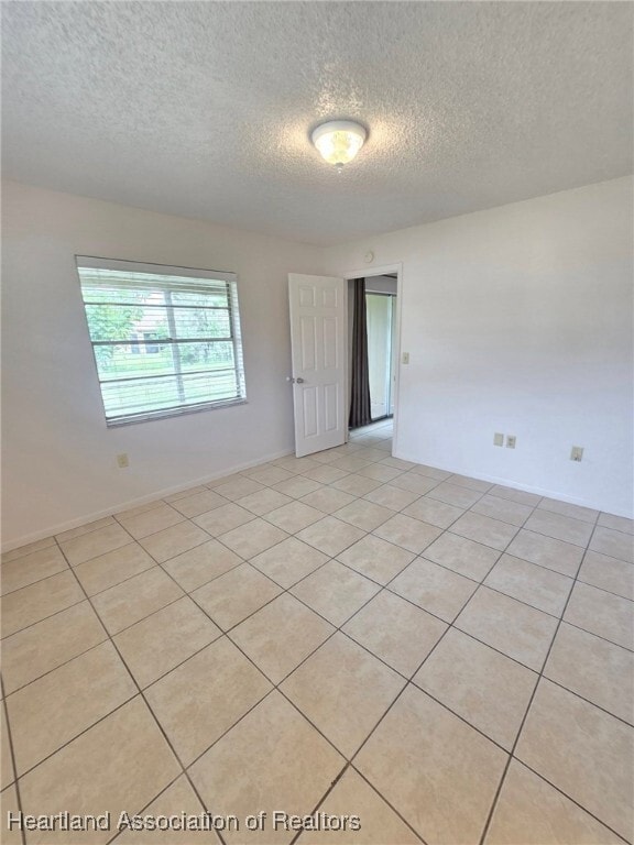 Building Photo - 4014 Vilabella Dr
