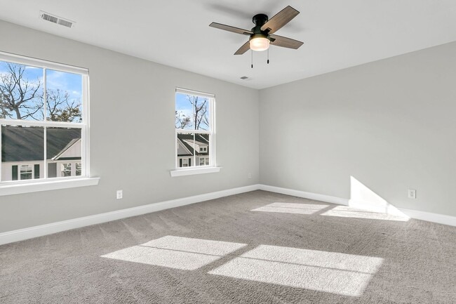 Building Photo - Gorgeous 3-Story Townhome in Park Circle | 3BR + Flex Space + Garage