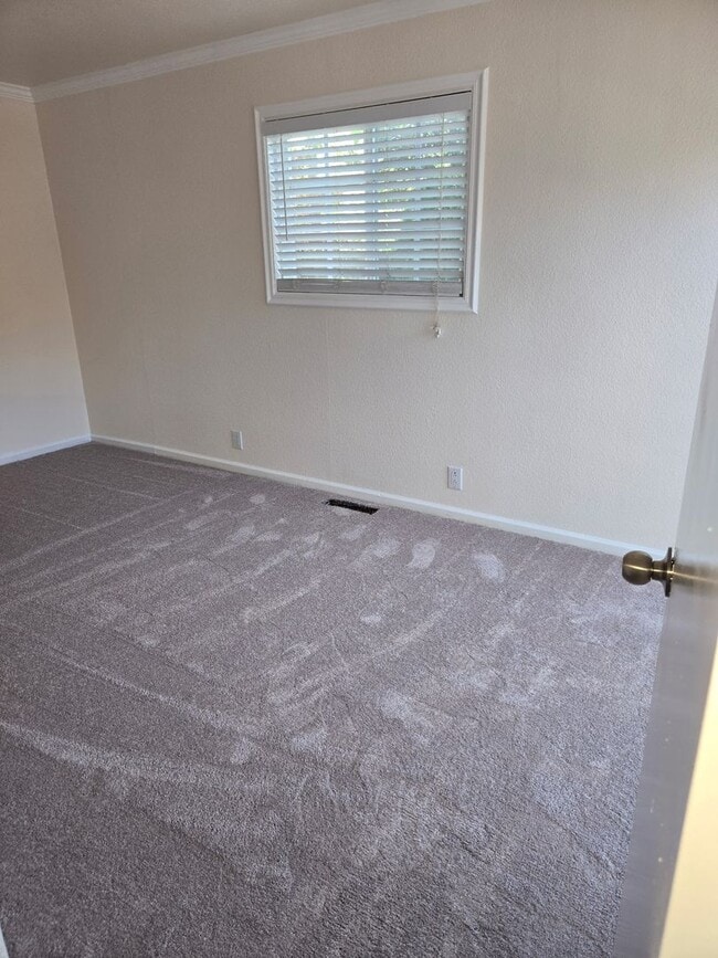 Building Photo - Just 2495.00 For This Lovely Home