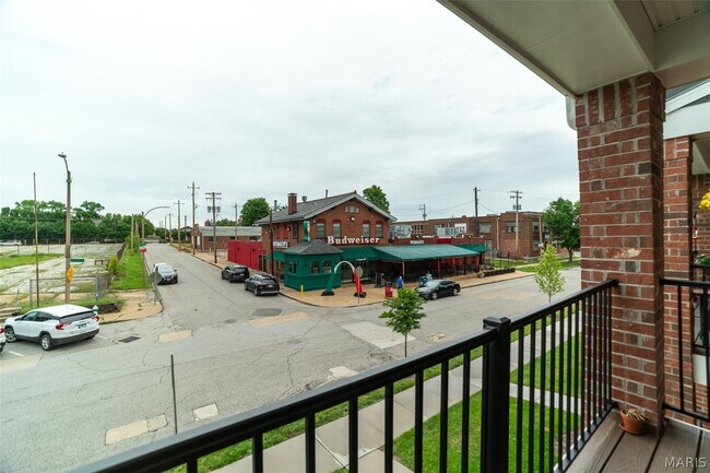 Building Photo - 5004 Daggett Ave