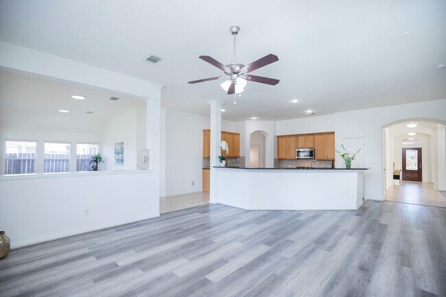 Building Photo - 8810 Rocky Knoll Ln