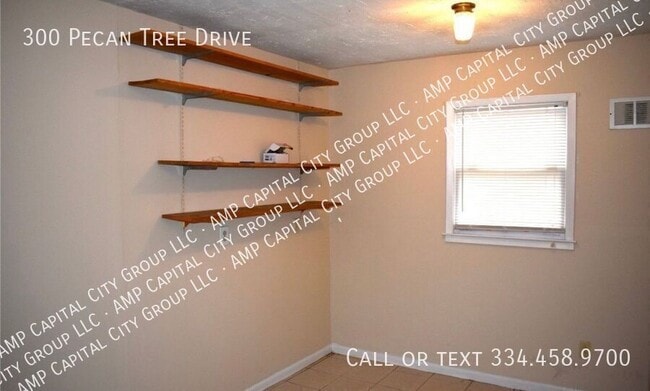 Building Photo - 300 Pecan Tree Dr