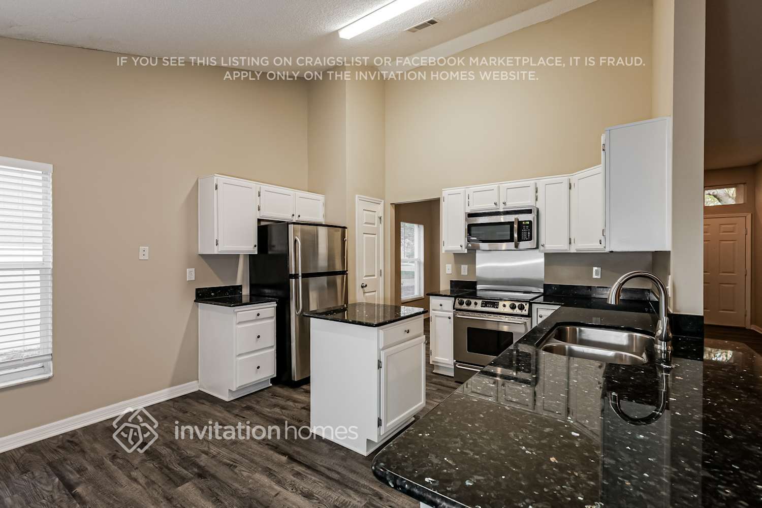 Building Photo - 16103 Dowling Ct