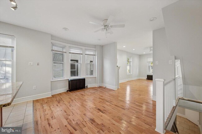 Building Photo - 6328 N Beechwood St