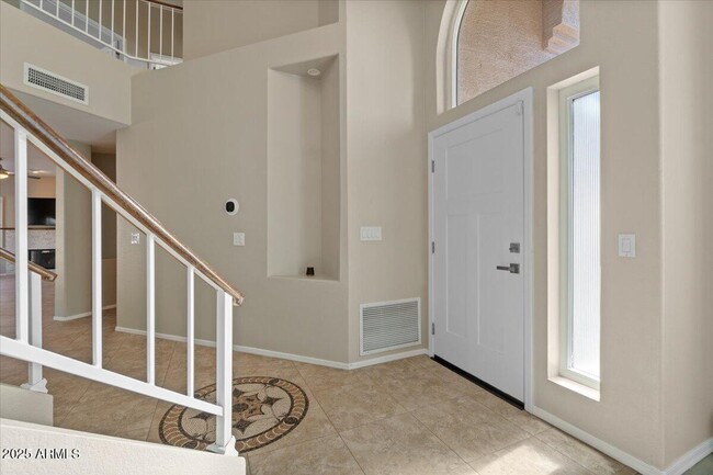 Building Photo - 9416 E Sutton Dr