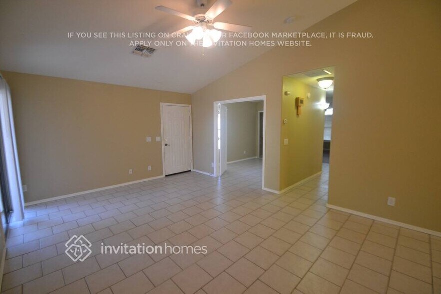 Building Photo - 16002 W Latham St