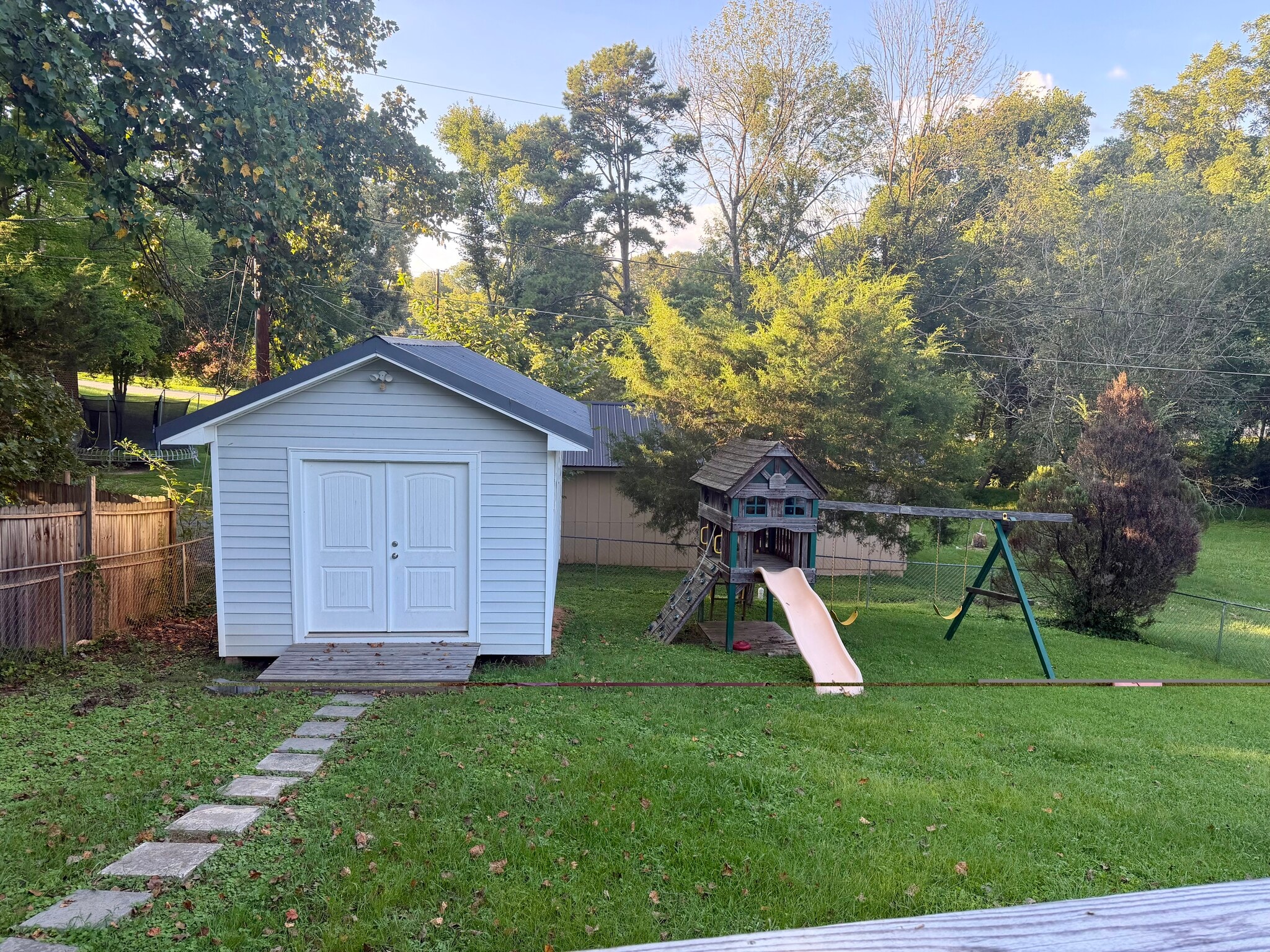 Building Photo - 211 Sharon Ln