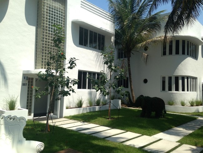 Building Photo - 551 Michigan Ave