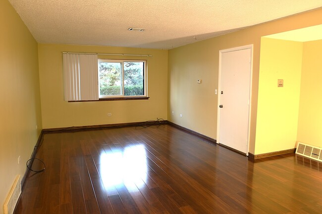 Building Photo - 1472 Carol Ct