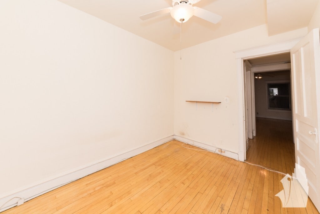 Building Photo - 850 W Lill Ave