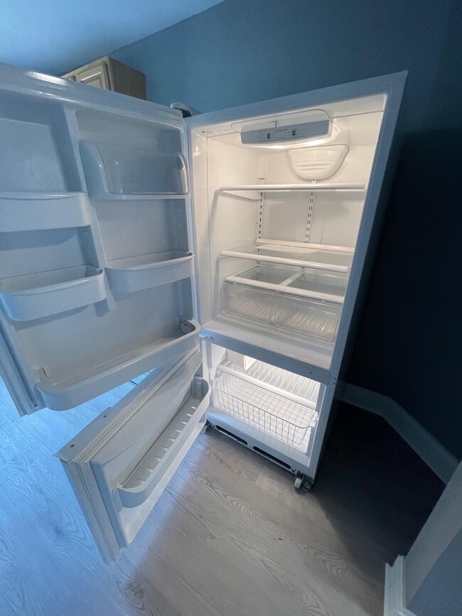 Building Photo - OLDHAM 2