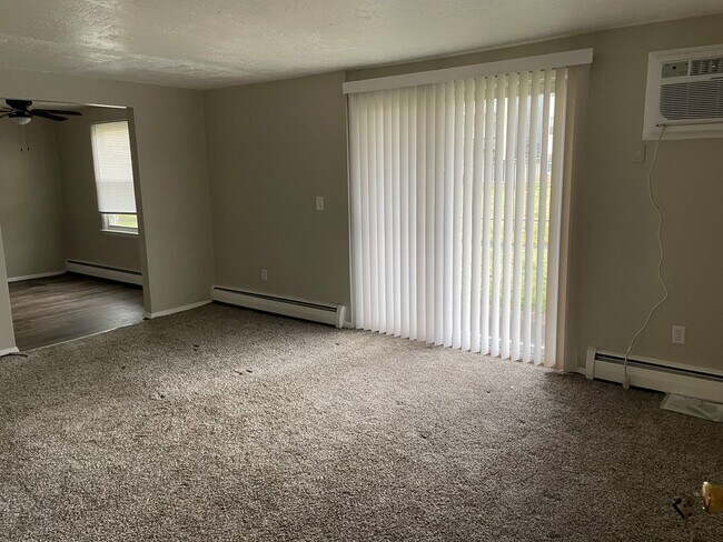 Building Photo - 1 Bedroom Apartments - Great Space at a Gr...