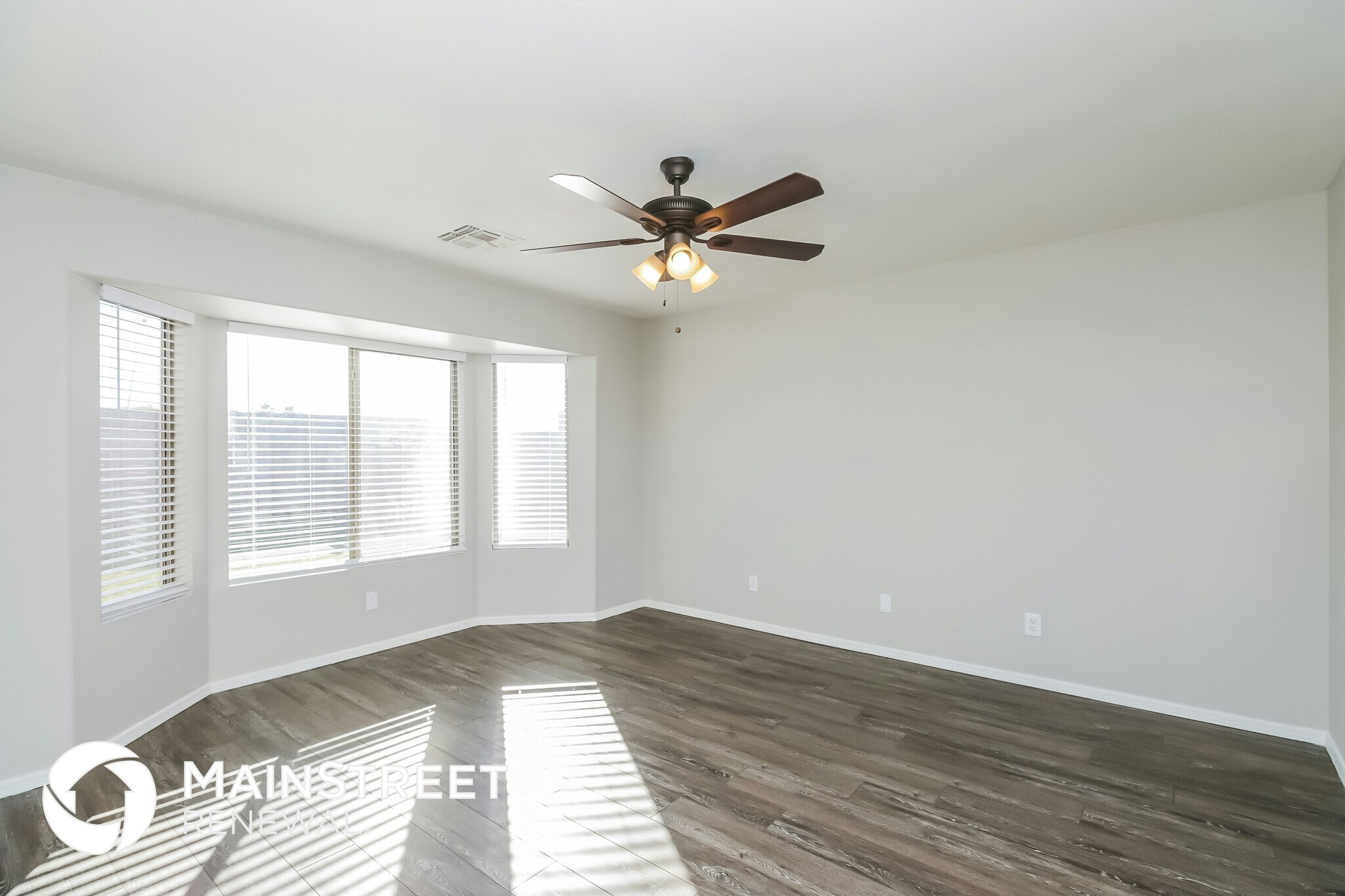 Building Photo - 8921 E Butternut Ave