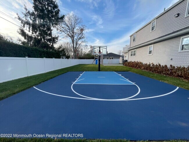 Building Photo - 282 Berger Ave