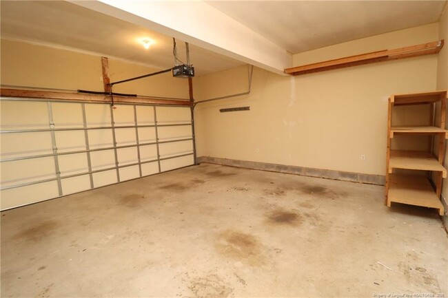Building Photo - 203 Abbey Oak Ln