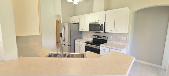 Building Photo - 1062 Crystal Creek Dr