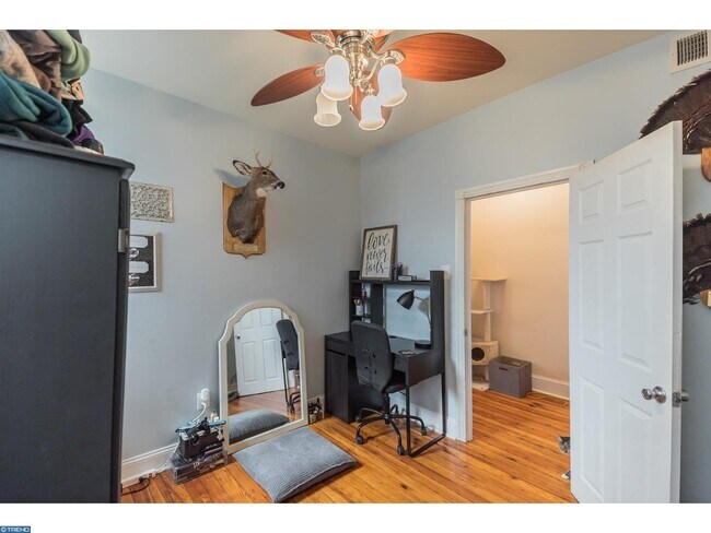 Building Photo - 385 Conarroe St