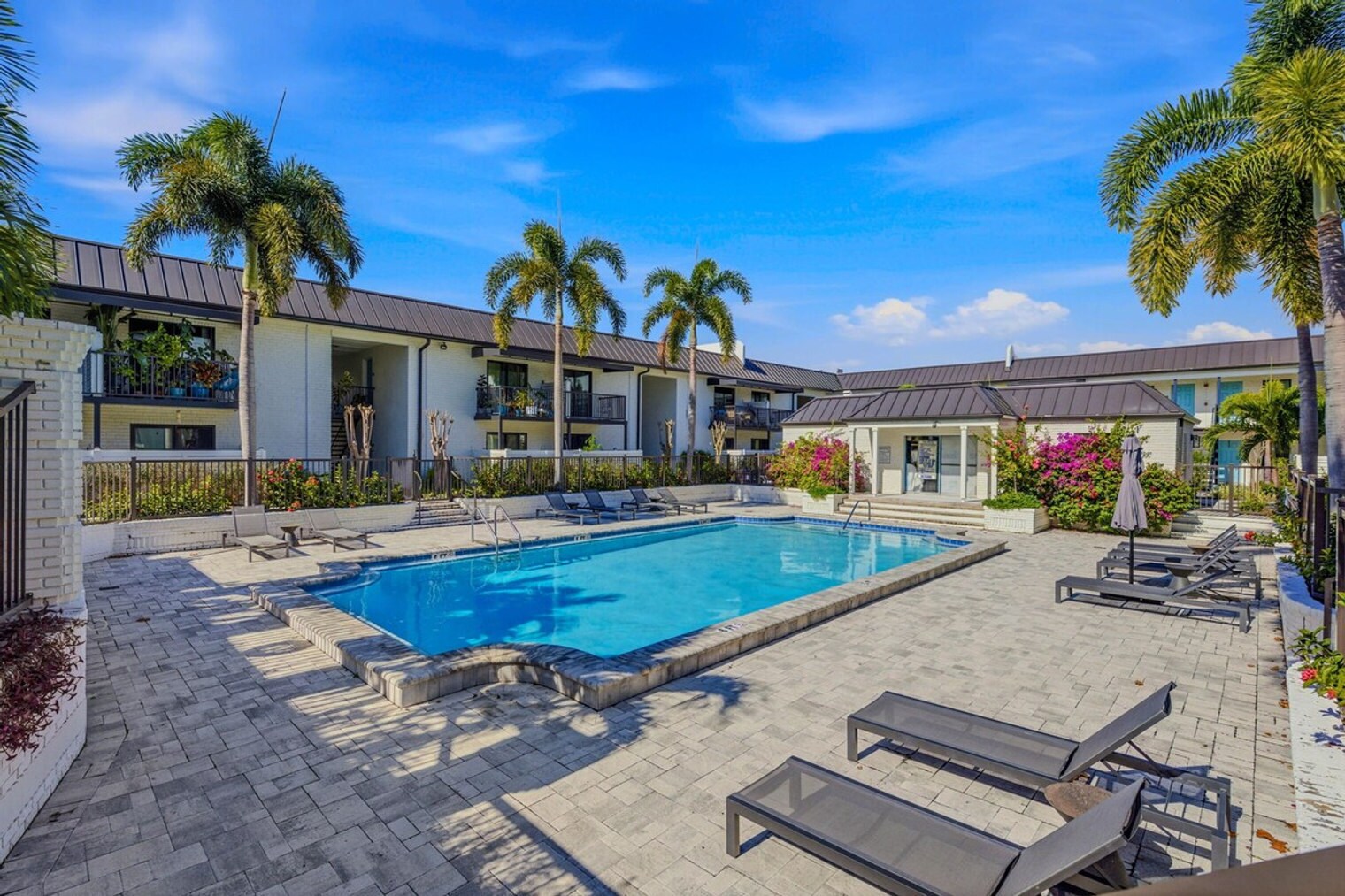 Building Photo - 3911 W Cleveland St