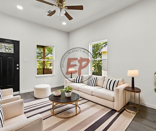 Building Photo - 1019 Elm Ave