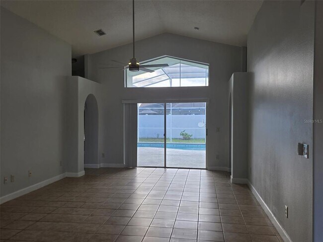 Building Photo - 135 S Roma Way