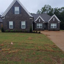 Building Photo - 6195 Clover Ct